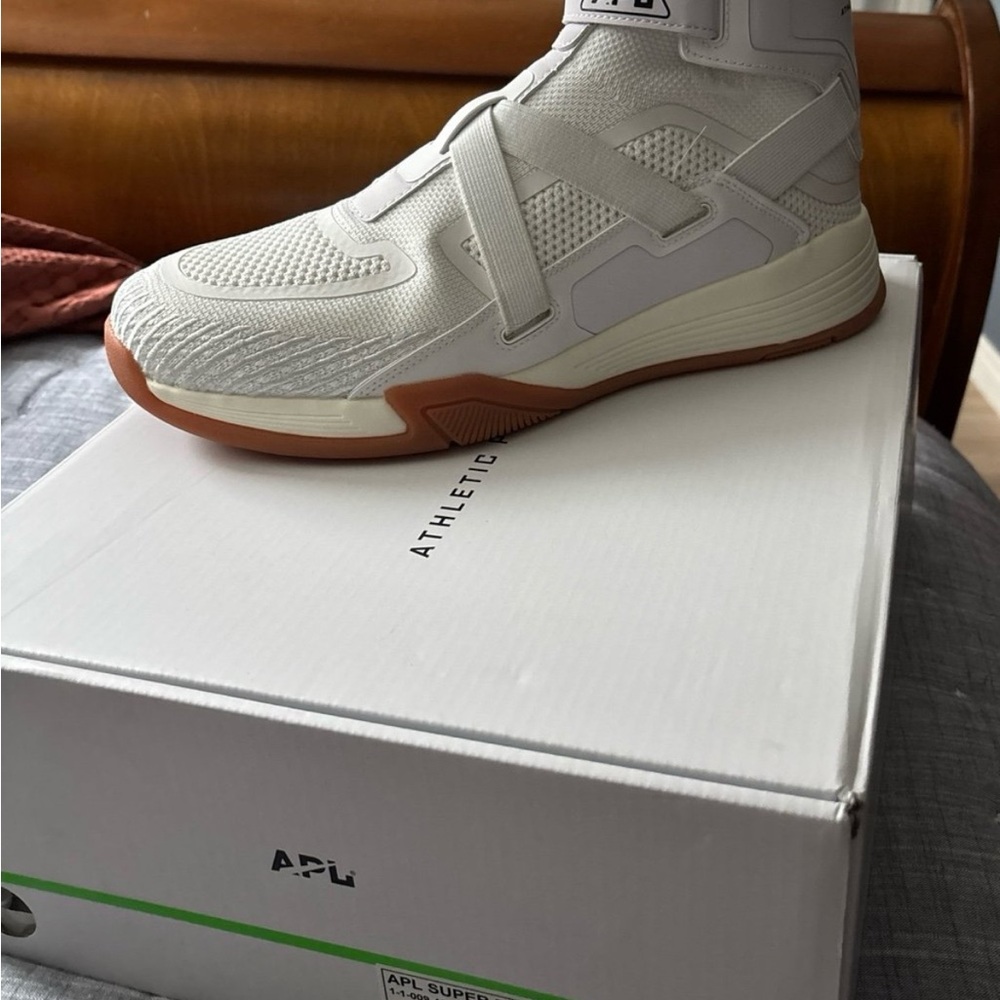 APL Men's White Athletic Shoes Super Futures!